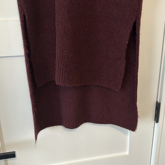 Zara Maroon turtleneck sweater - Picture 3 of 3